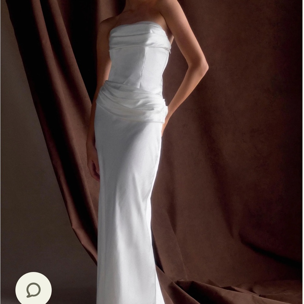 Jasmine
Strapless Satin Maxi Dress